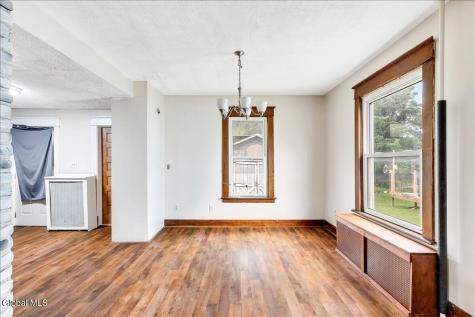 37 Chiswell Street Schenectady NY 12304