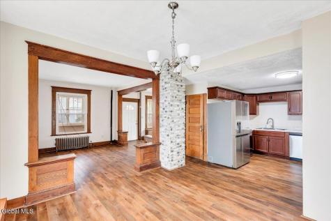 37 Chiswell Street Schenectady NY 12304