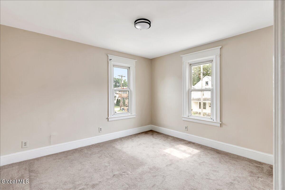 37 Chiswell Street Schenectady NY 12304