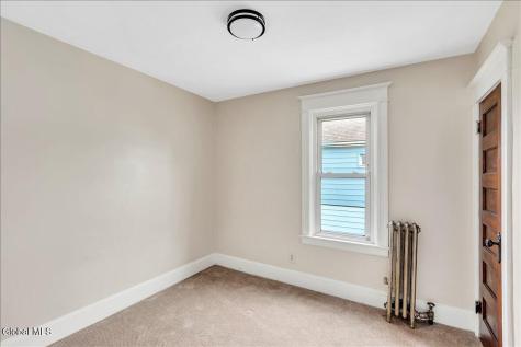 37 Chiswell Street Schenectady NY 12304
