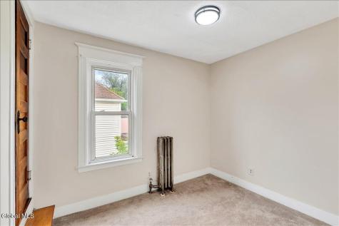 37 Chiswell Street Schenectady NY 12304