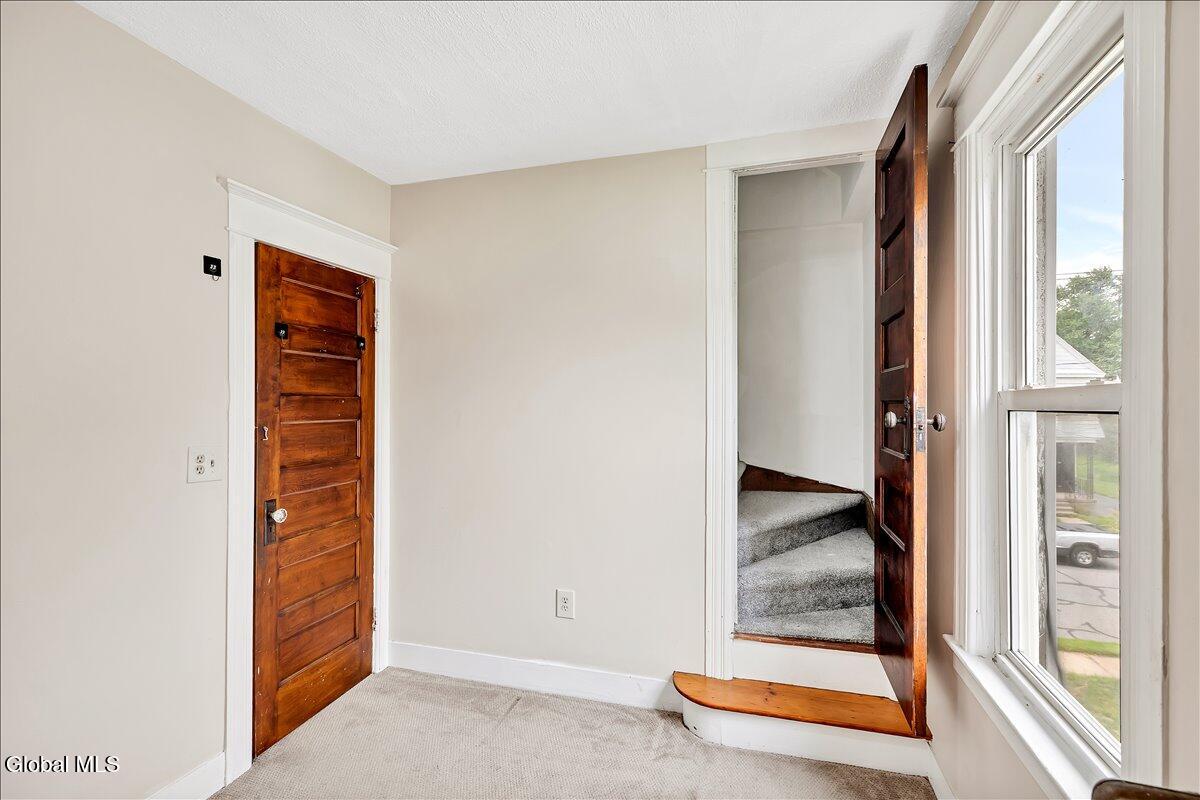 37 Chiswell Street Schenectady NY 12304