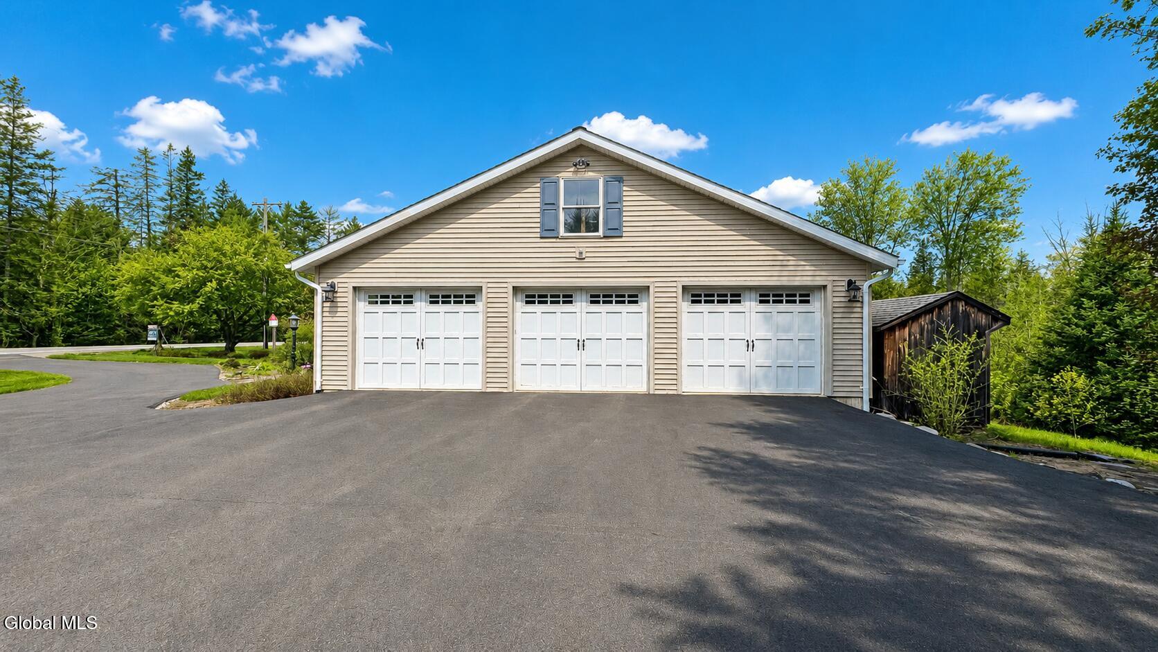 960 Olmstedville Road North Creek NY 12853