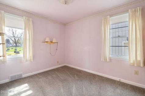 15 Albermarle Road Scotia NY 12302