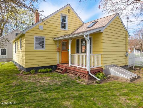 15 Albermarle Road Scotia NY 12302