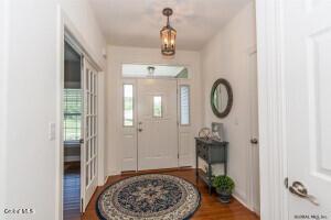 76 Lakepointe Way Saratoga Springs NY 12866
