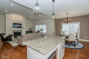 76 Lakepointe Way Saratoga Springs NY 12866