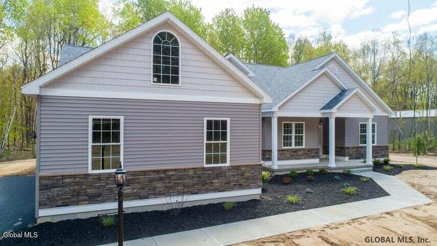617 Kinns Road Clifton Park NY 12065