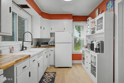 26 Hillcrest Road Latham NY 12110