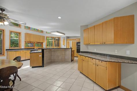 37 Covington Court Niskayuna NY 12309