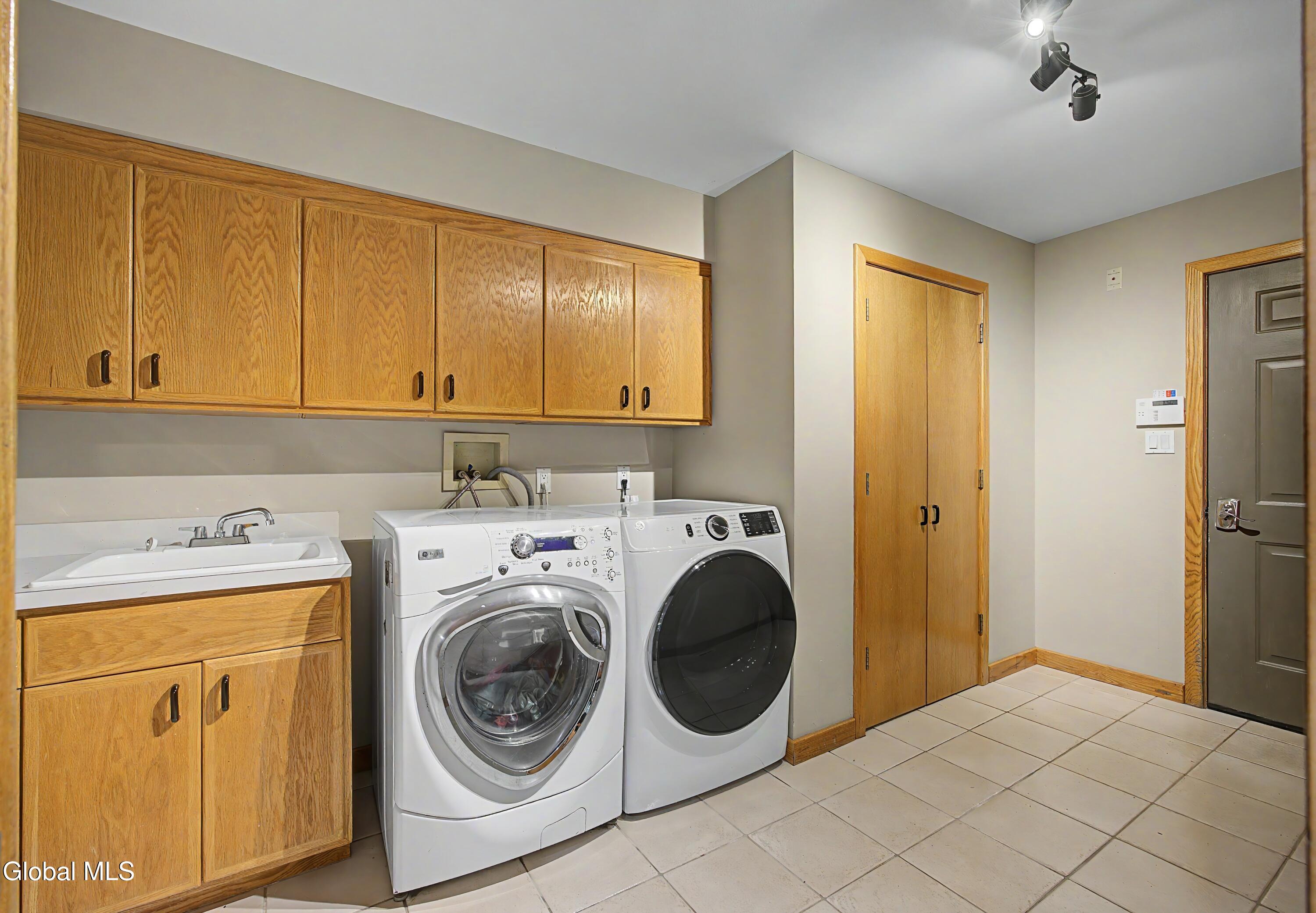 37 Covington Court Niskayuna NY 12309