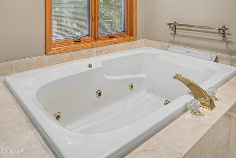 37 Covington Court Niskayuna NY 12309