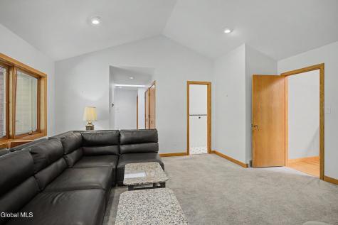 37 Covington Court Niskayuna NY 12309