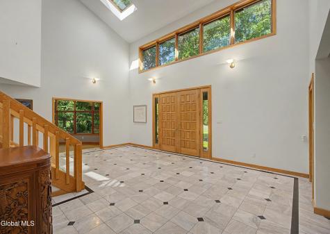 37 Covington Court Niskayuna NY 12309