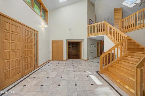 37 Covington Court Niskayuna NY 12309