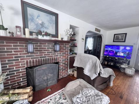 6 Alflo Circle Glenville NY 12302