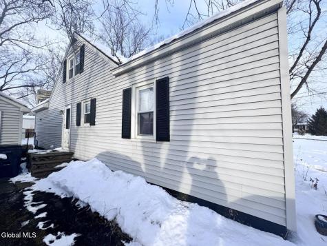 6 Alflo Circle Glenville NY 12302