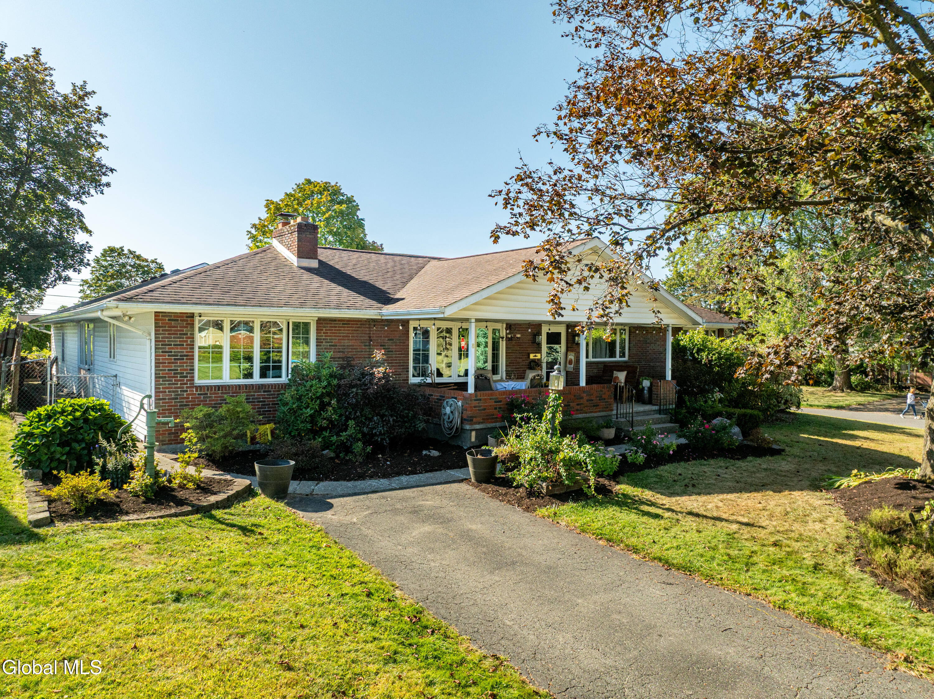 8 Daisy Lane Albany NY 12211