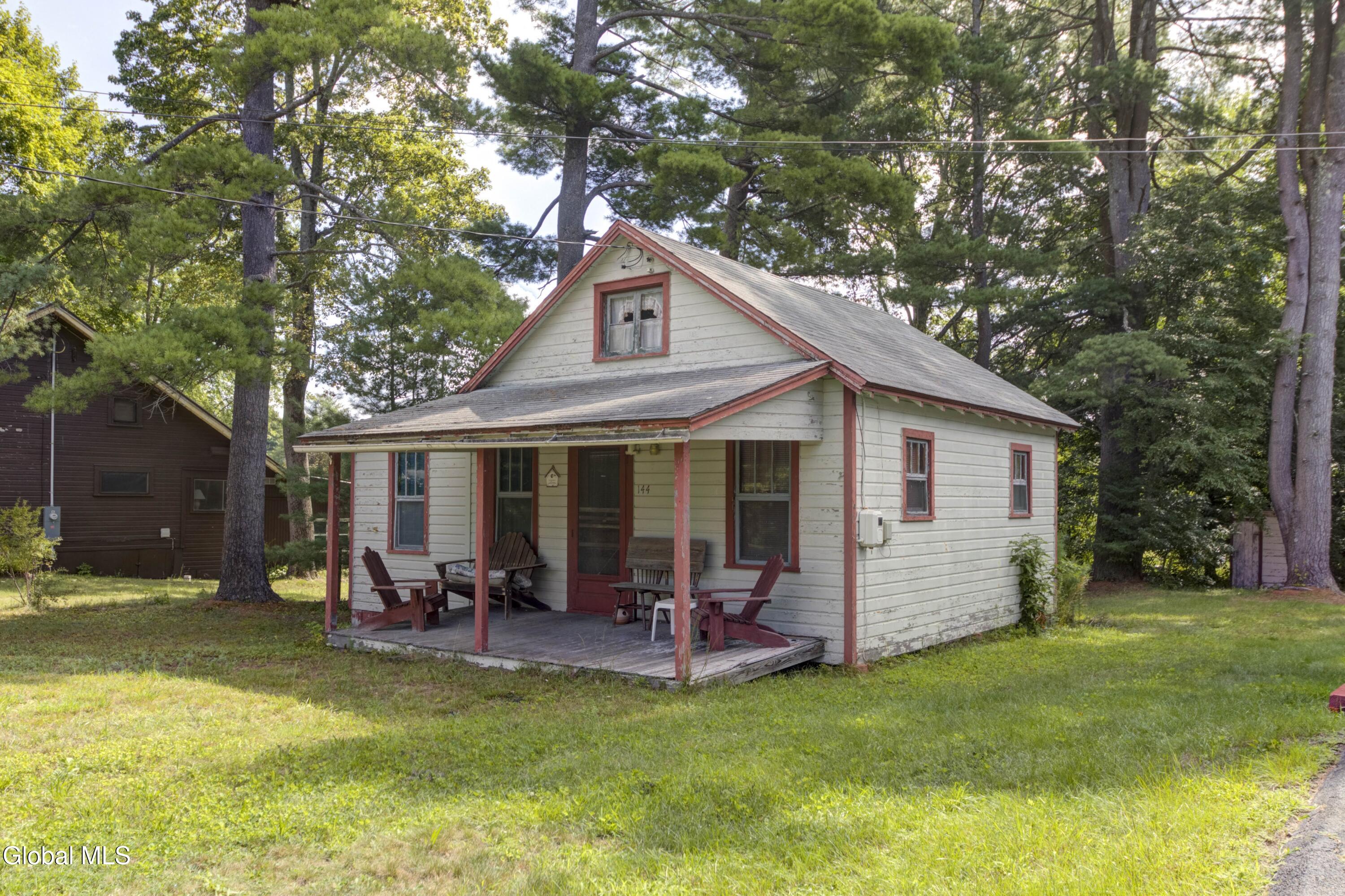 144 Woodland Avenue Gloversville NY 12078