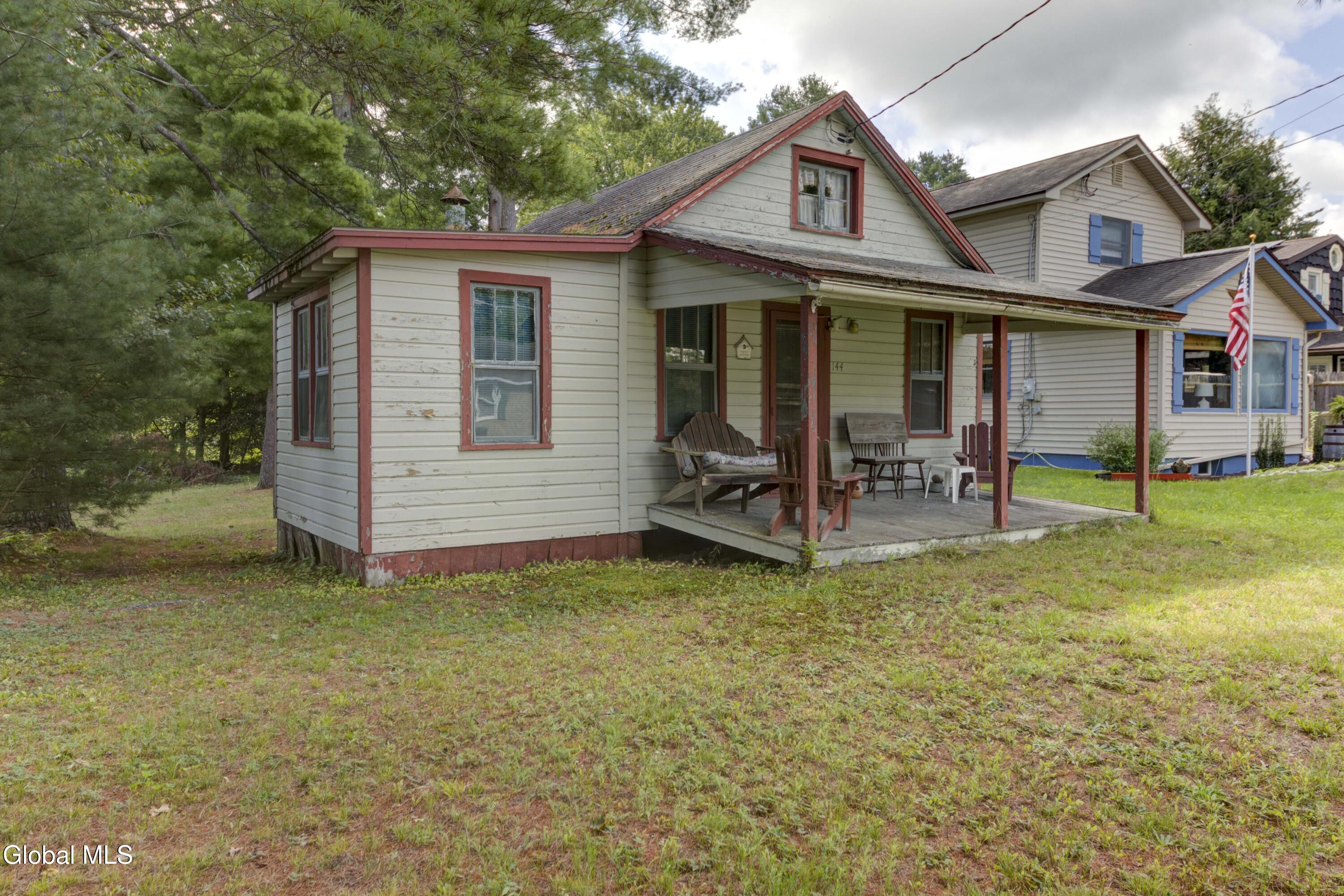 144 Woodland Avenue Gloversville NY 12078