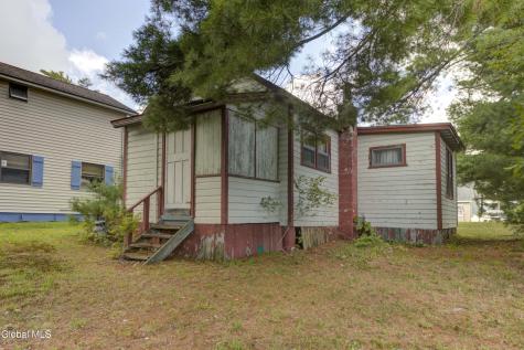 144 Woodland Avenue Gloversville NY 12078