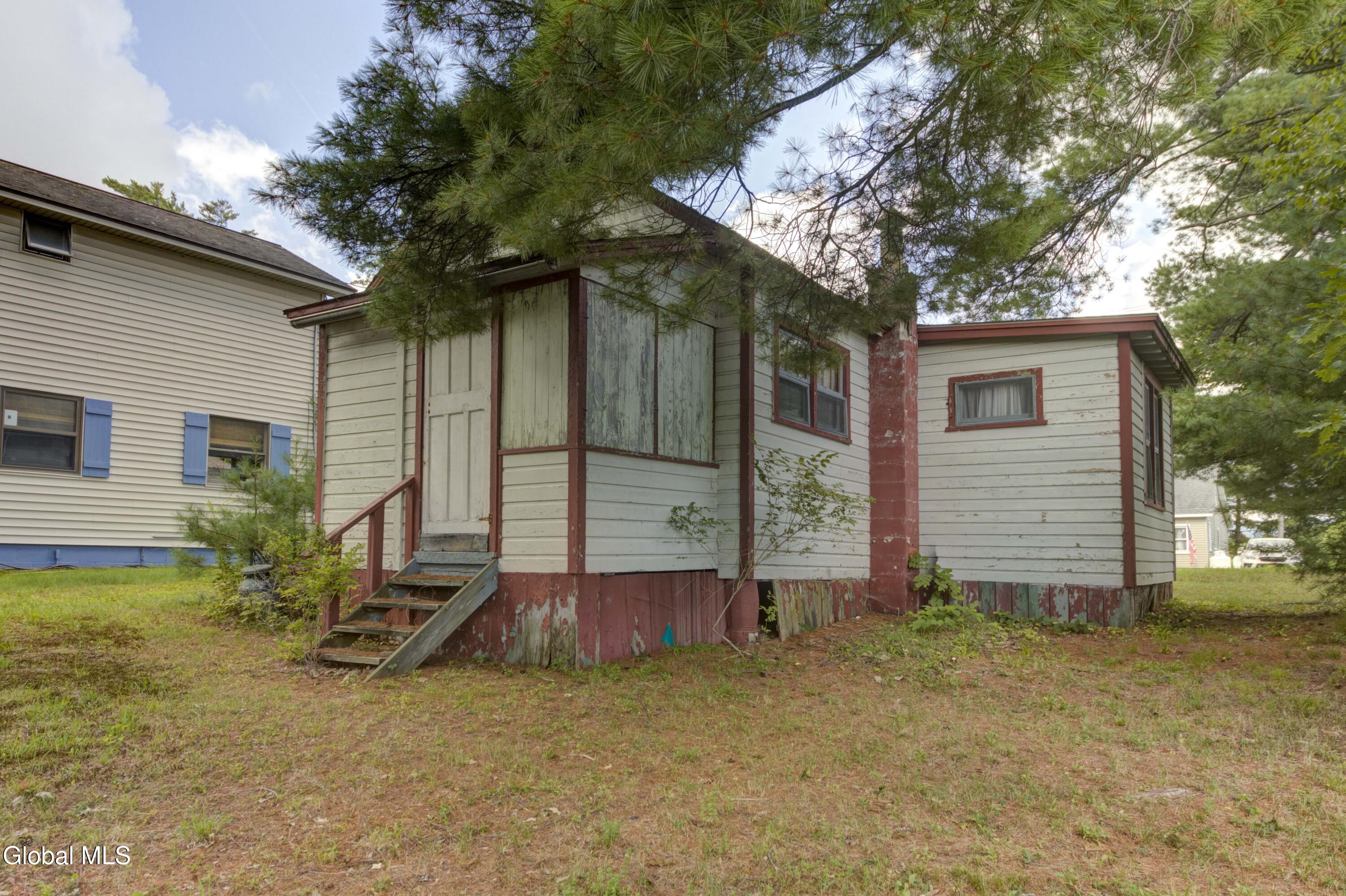 144 Woodland Avenue Gloversville NY 12078