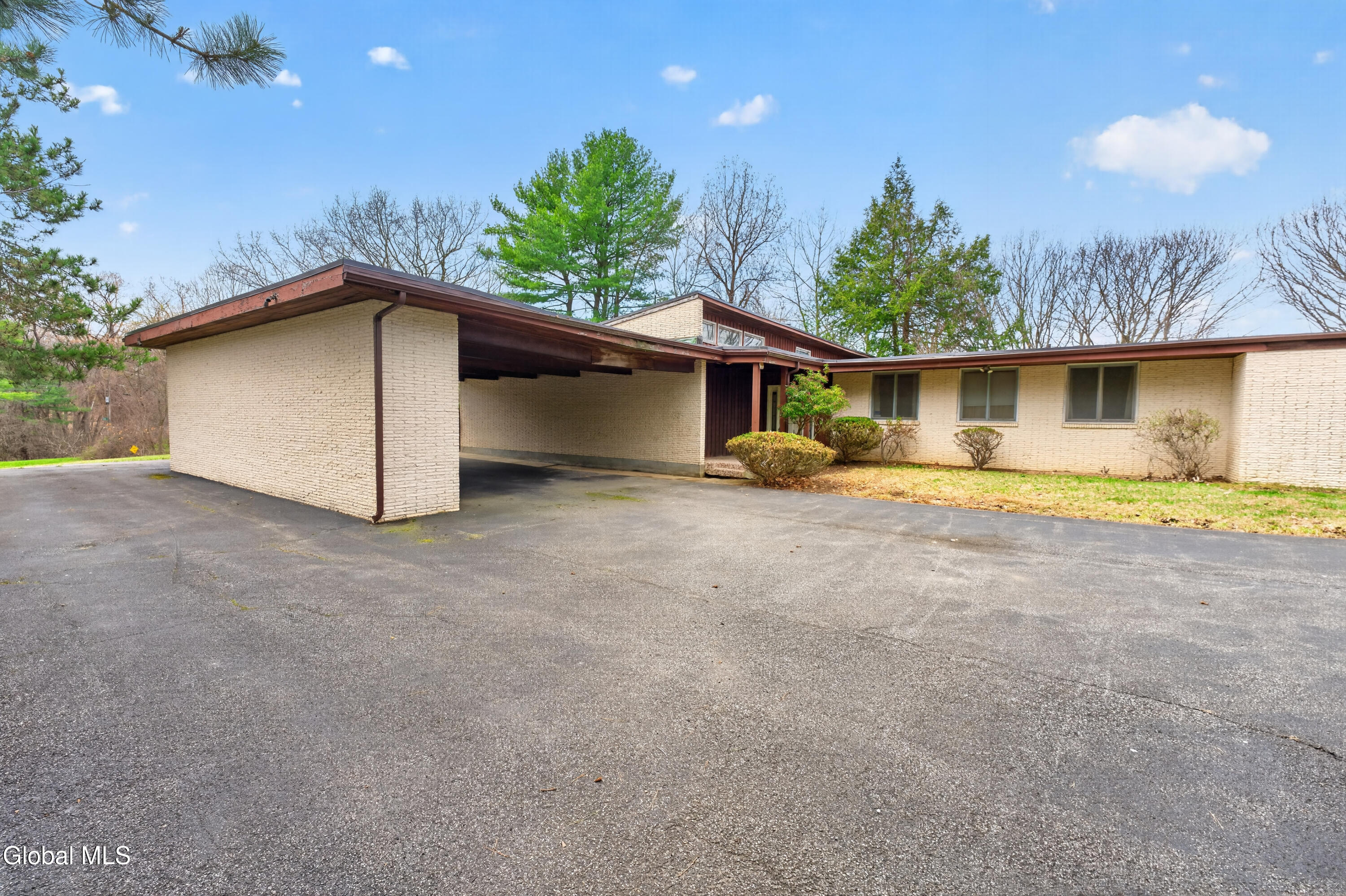 20 Alsid Court Troy NY 12180