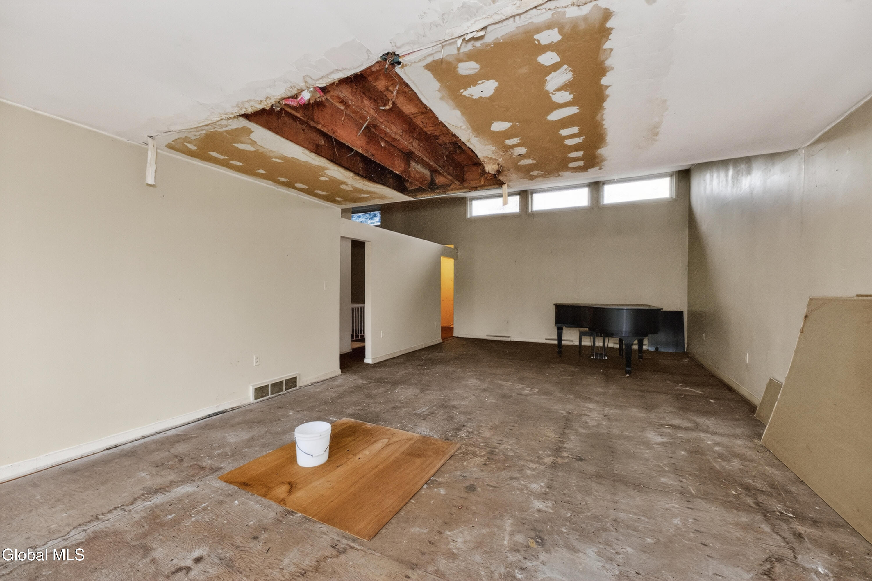 20 Alsid Court Troy NY 12180