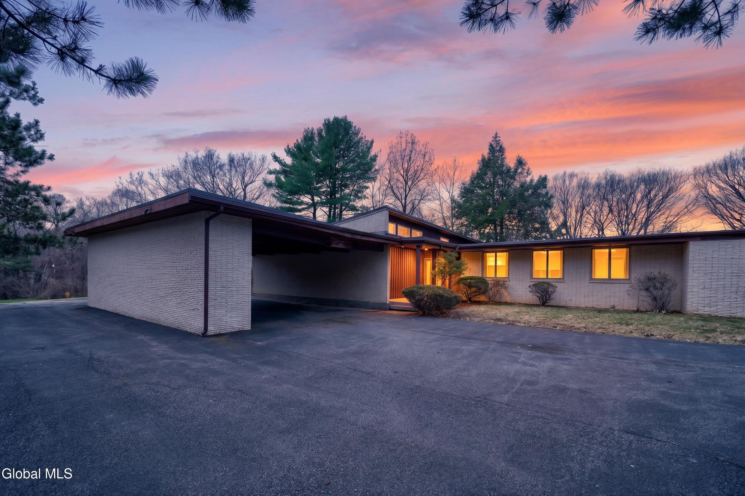 20 Alsid Court Troy NY 12180