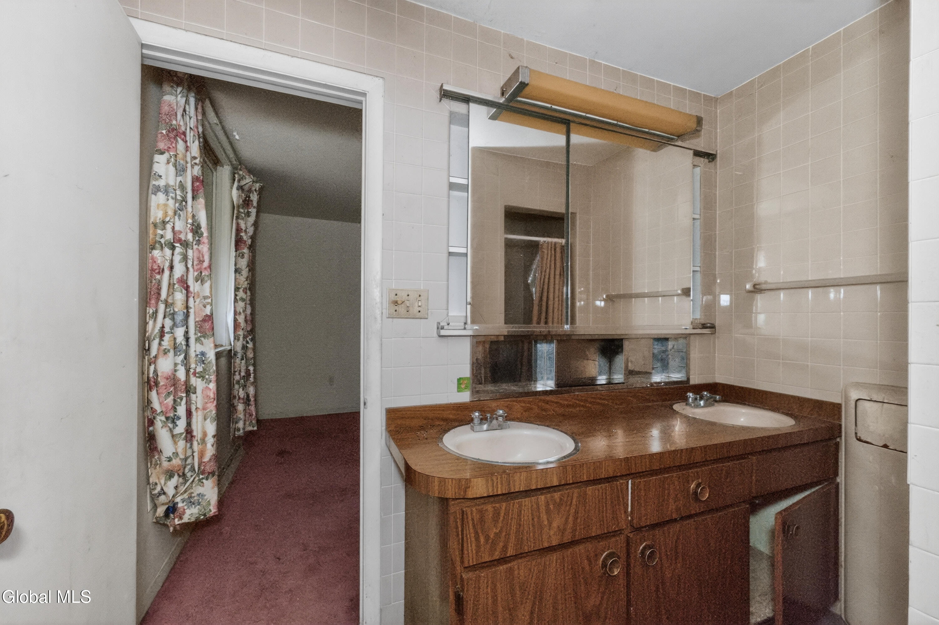 20 Alsid Court Troy NY 12180