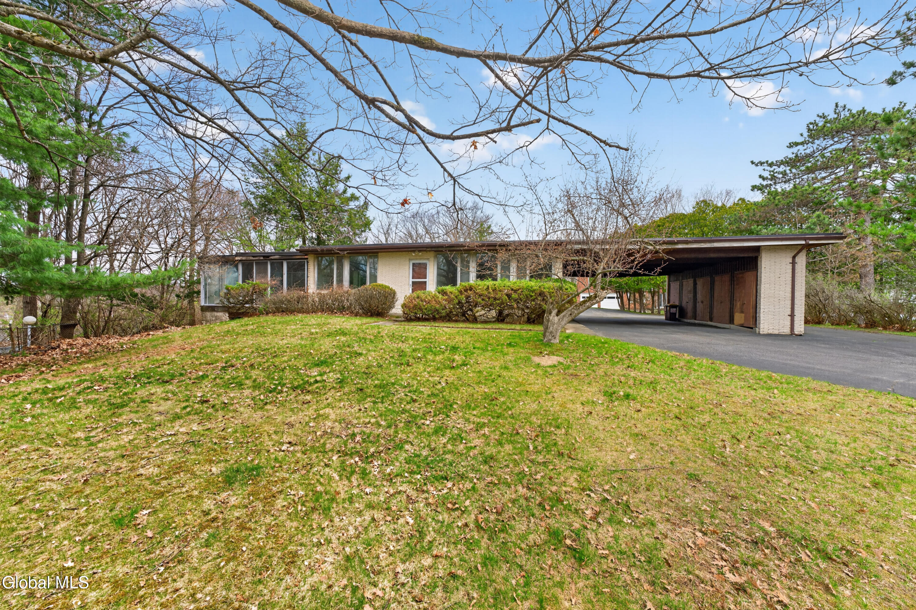 20 Alsid Court Troy NY 12180