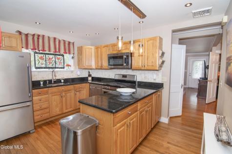 2 Ritchie Place Saratoga Springs NY 12866