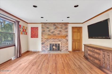 5 Brightonwood Road Glenmont NY 12077