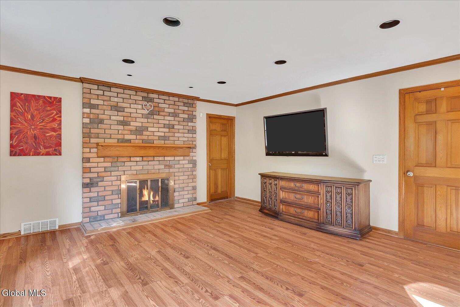 5 Brightonwood Road Glenmont NY 12077