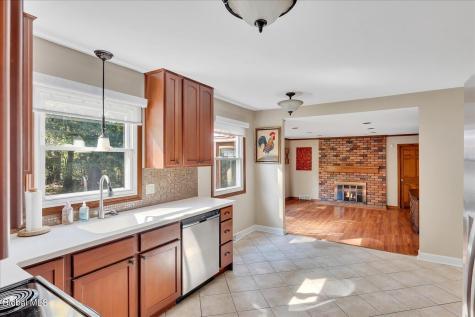 5 Brightonwood Road Glenmont NY 12077
