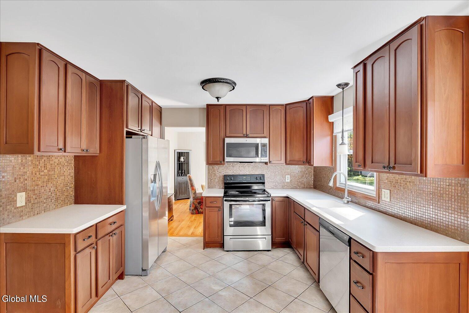 5 Brightonwood Road Glenmont NY 12077
