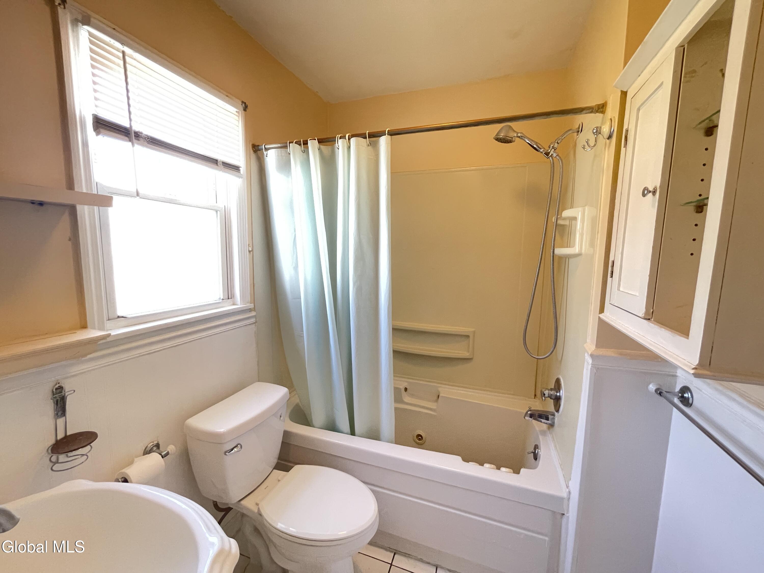 13 Washington Avenue Colonie NY 12205