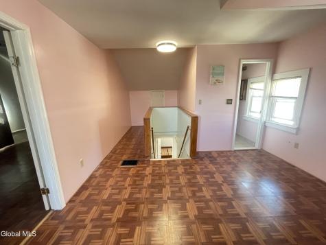 13 Washington Avenue Colonie NY 12205