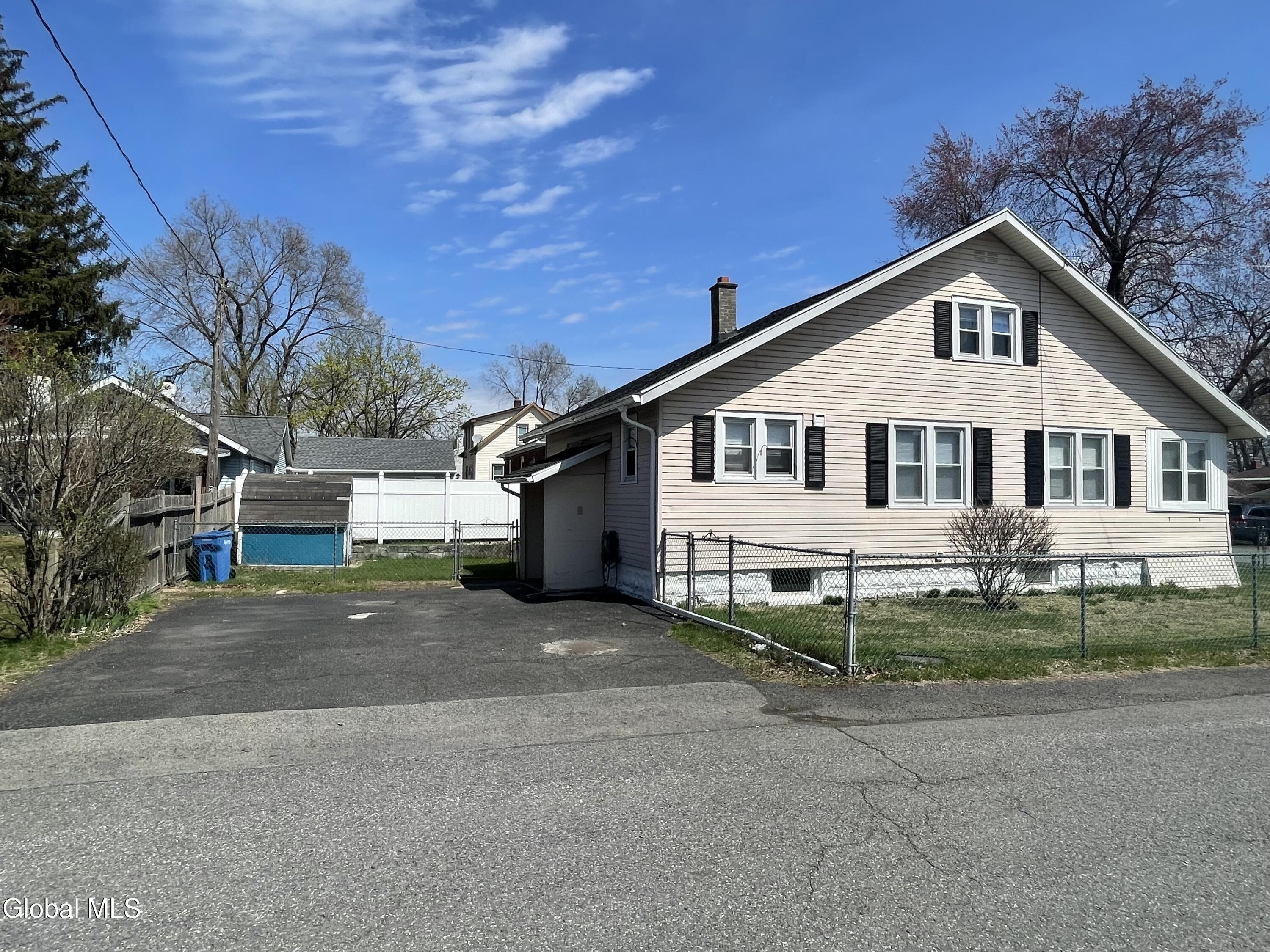 13 Washington Avenue Colonie NY 12205