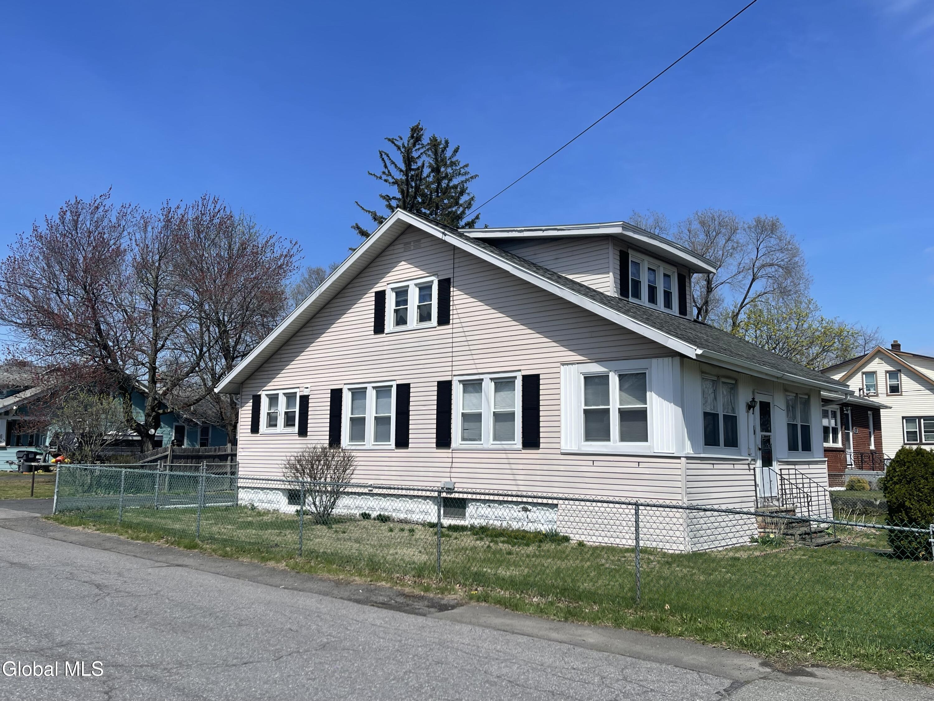 13 Washington Avenue Colonie NY 12205