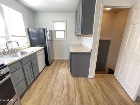 13 Washington Avenue Colonie NY 12205