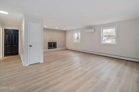 4 Woodshire Court Ballston Lake NY 12019