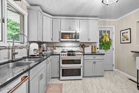 106 Wesskum Woods Road Gloversville NY 12078