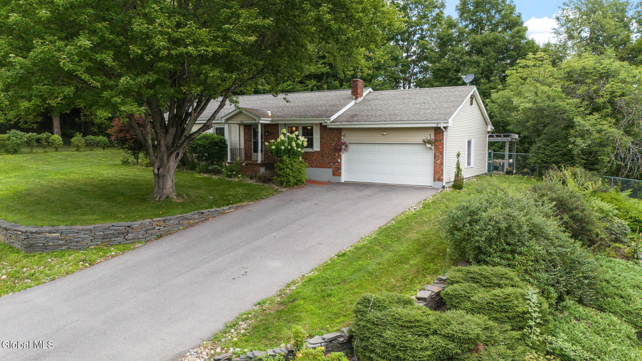 106 Wesskum Woods Road Gloversville NY 12078