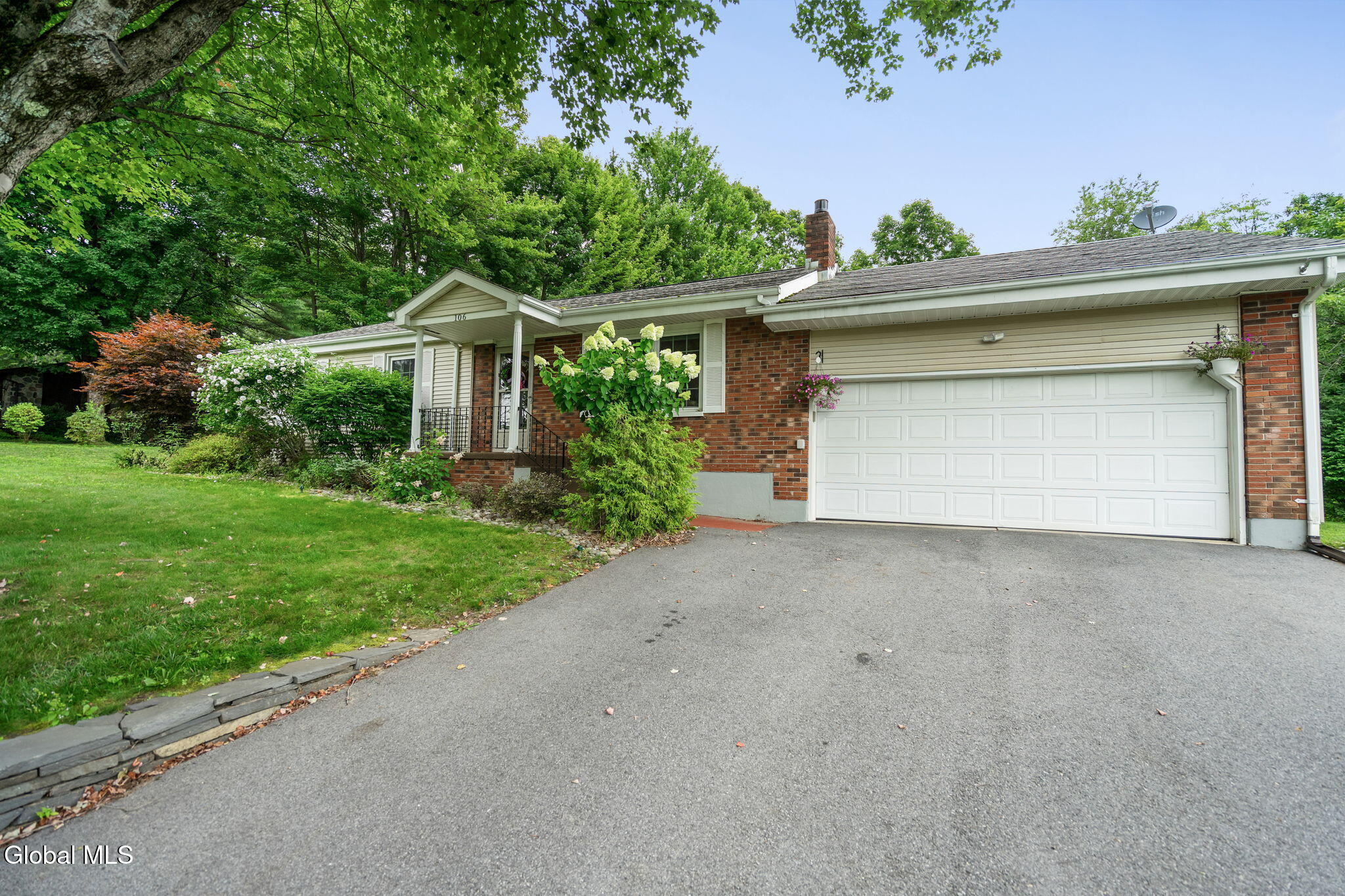 106 Wesskum Woods Road Gloversville NY 12078