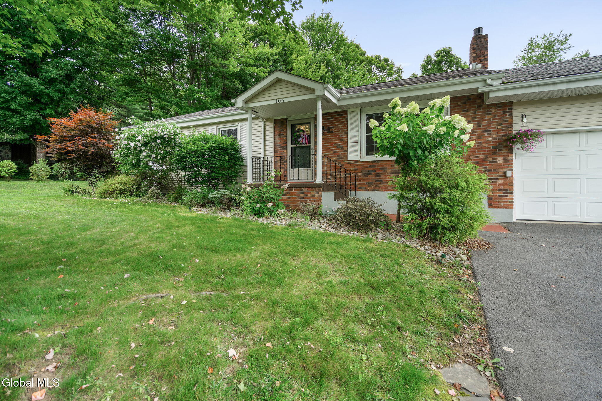 106 Wesskum Woods Road Gloversville NY 12078