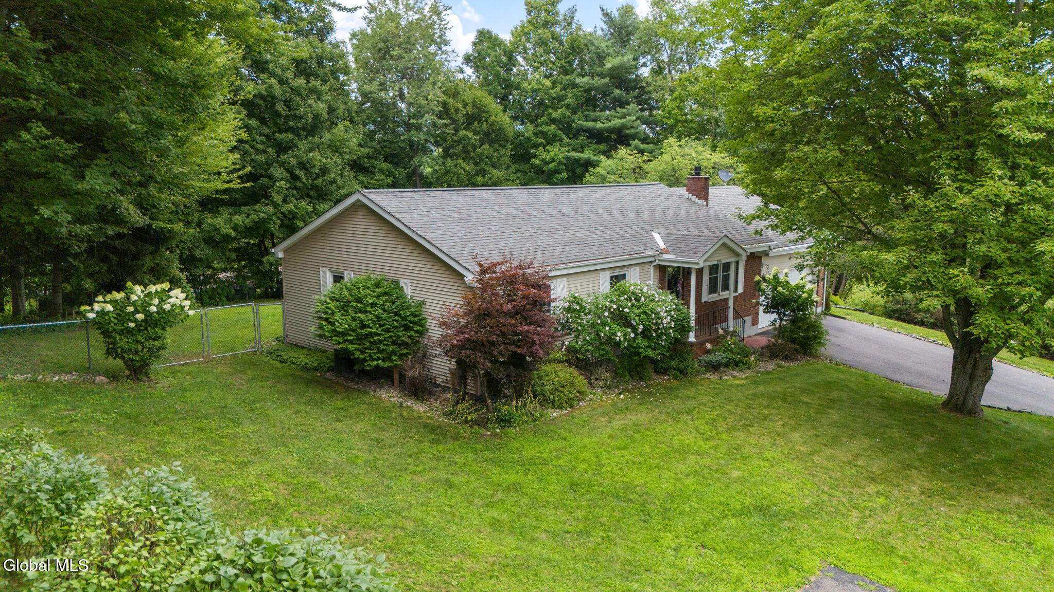 106 Wesskum Woods Road Gloversville NY 12078