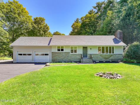 34 Van Buskirk Road Saugerties NY 12477