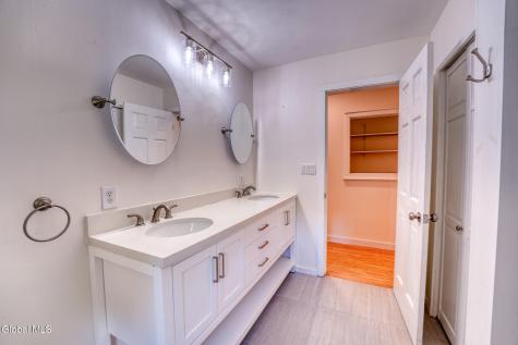 34 Van Buskirk Road Saugerties NY 12477