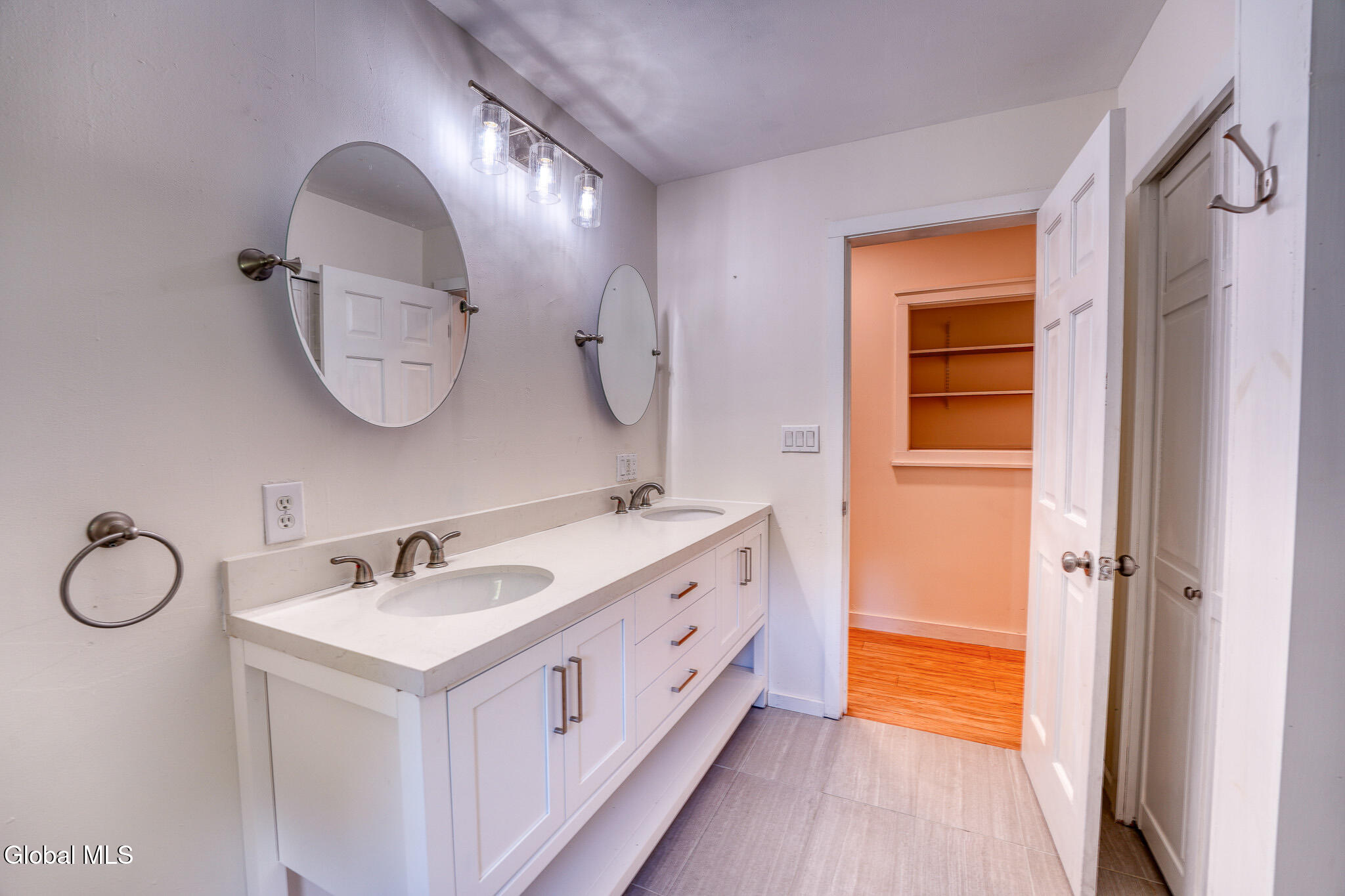 34 Van Buskirk Road Saugerties NY 12477